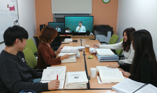 Kingos Studying at Oehyeonjae
