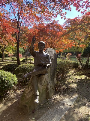 Statue of Mr. Minn Byeong-do in Sujaewon Garden