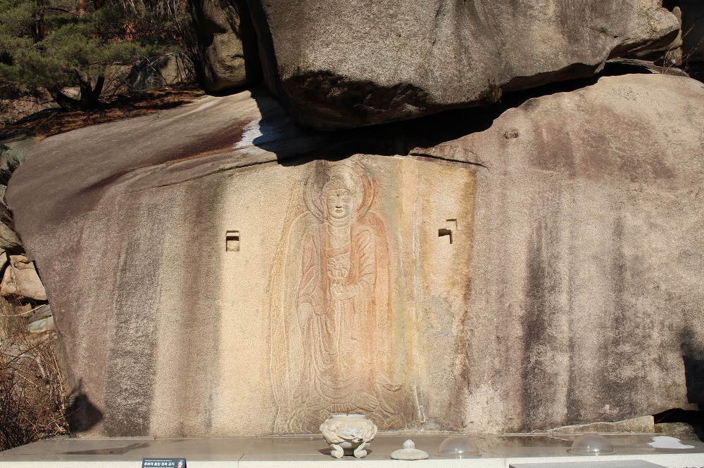 Rock-carved Standing Buddha at Samcheonsa Temple Site