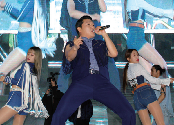 PSY’s Opening Performance