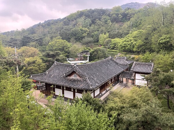 Cheongun Literature Library from the Top