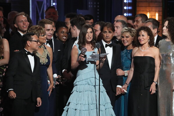 Dear Evan Hansen Cast at the 71st Tony Awards (nytimes.com)