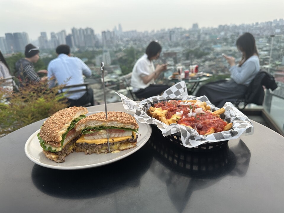 The 100 Food Truck’s Burger and Fries