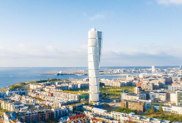 Malmö, a Harbour City in Sweden (kecowebzine.kr)