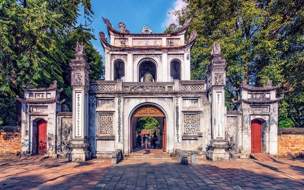 Temple of Literature (travelvietnam.com)