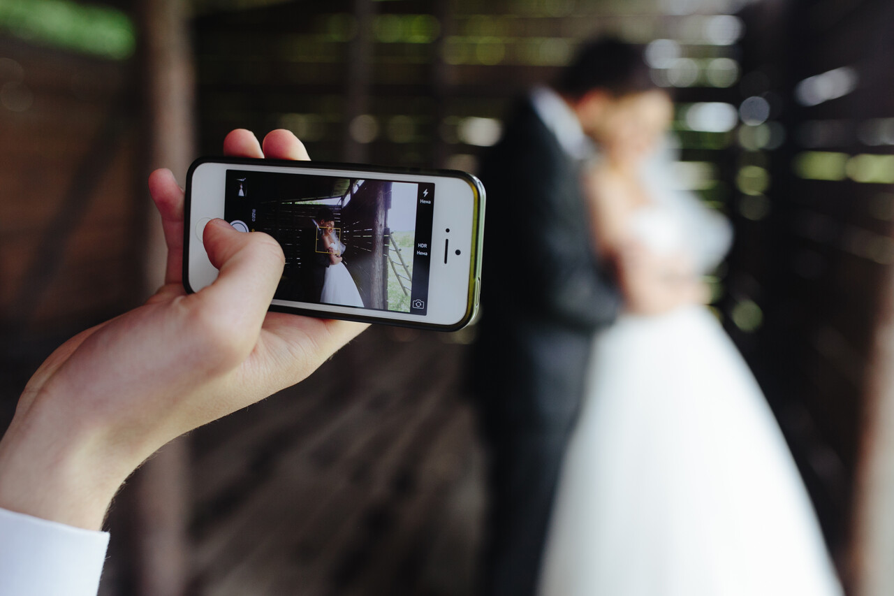 Low-Quality Wedding Service and Fraud Cases (Designed by Freepik)